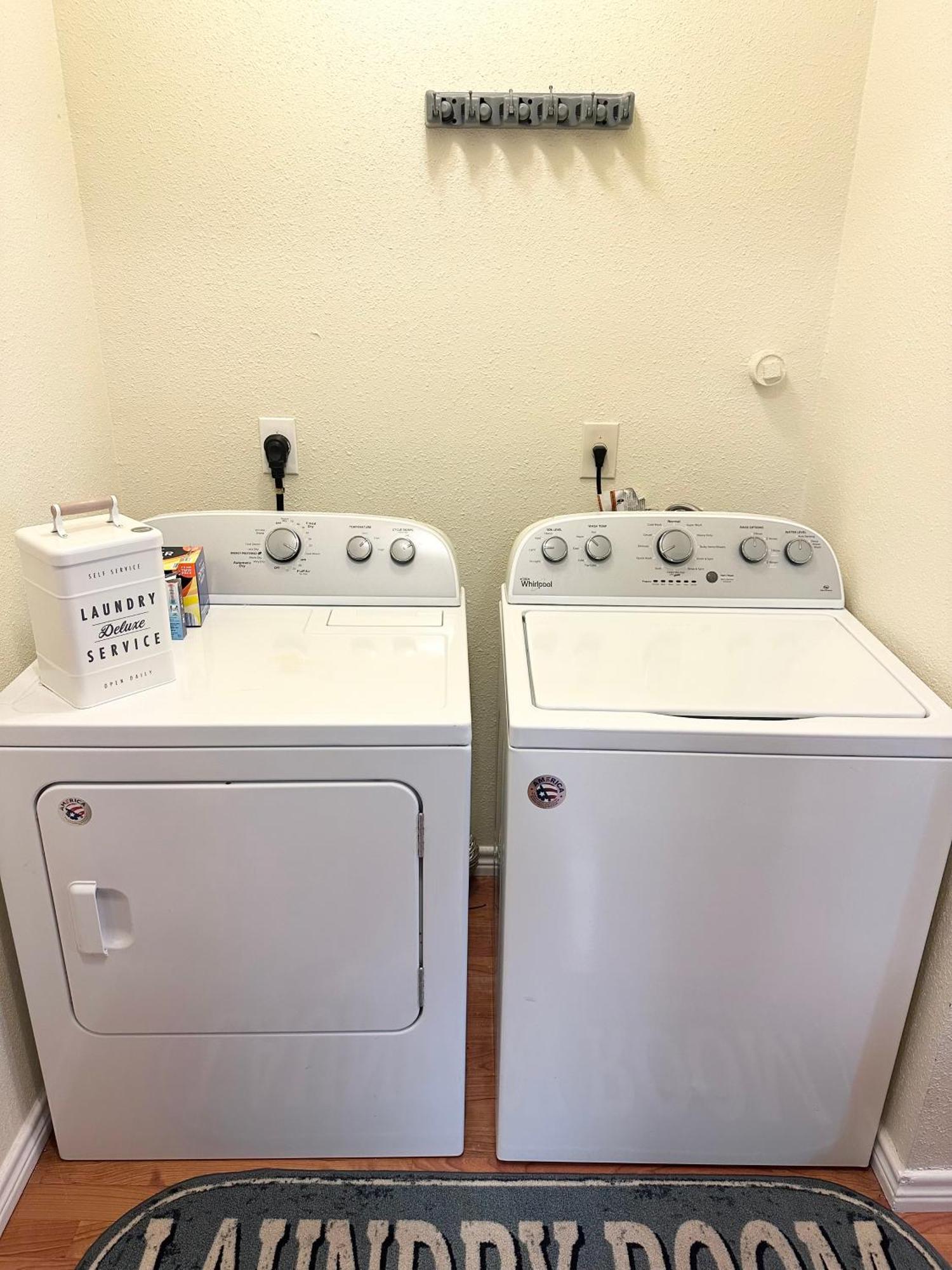 Minutes To Riverwalk, Sleeps 12, Pets Welcome! San Antonio