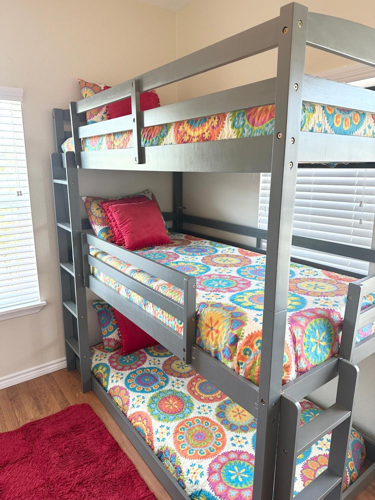 Holiday home Minutes To Riverwalk, Sleeps 12, Pets Welcome!