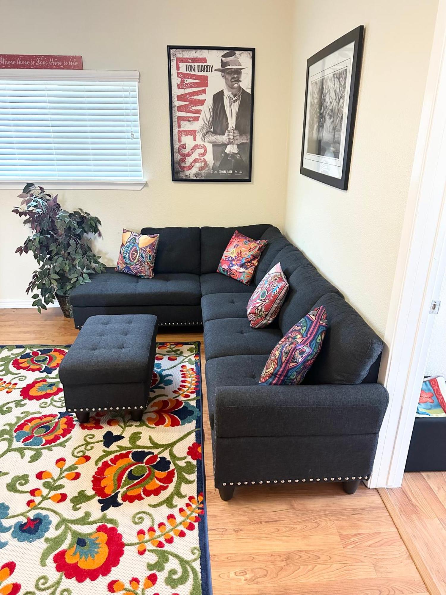 Minutes To Riverwalk, Sleeps 12, Pets Welcome! * San Antonio